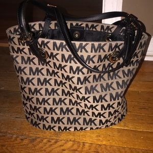 Michael kors purse